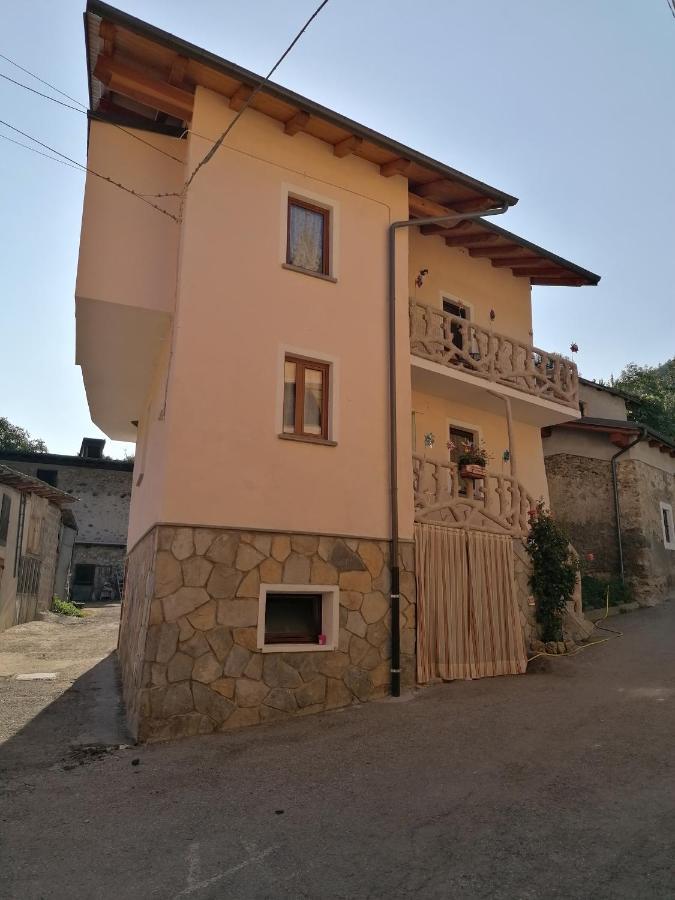 Casa Vacanza La Rosa فيناديو المظهر الخارجي الصورة