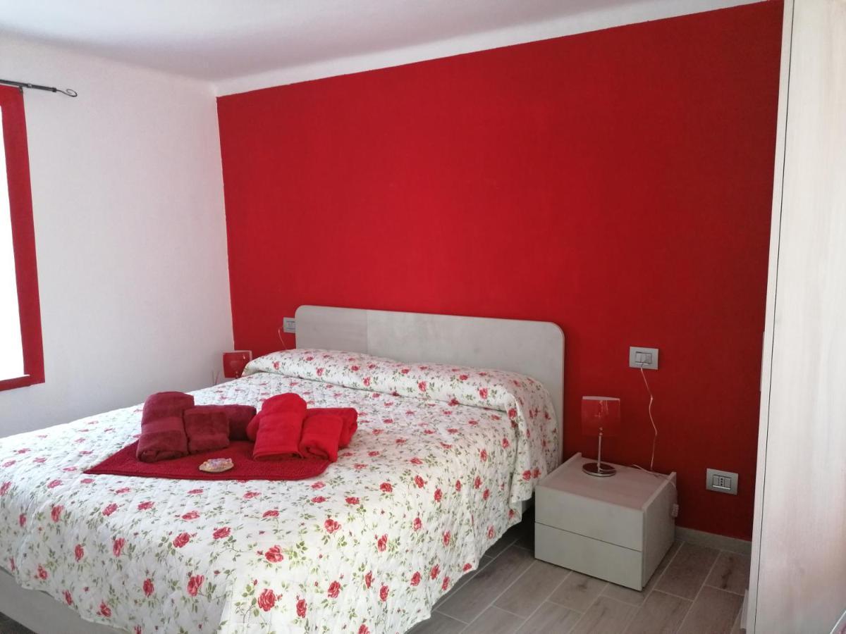 Casa Vacanza La Rosa فيناديو المظهر الخارجي الصورة